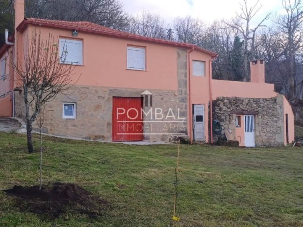 Casa de 97 m² en Parada de Sil