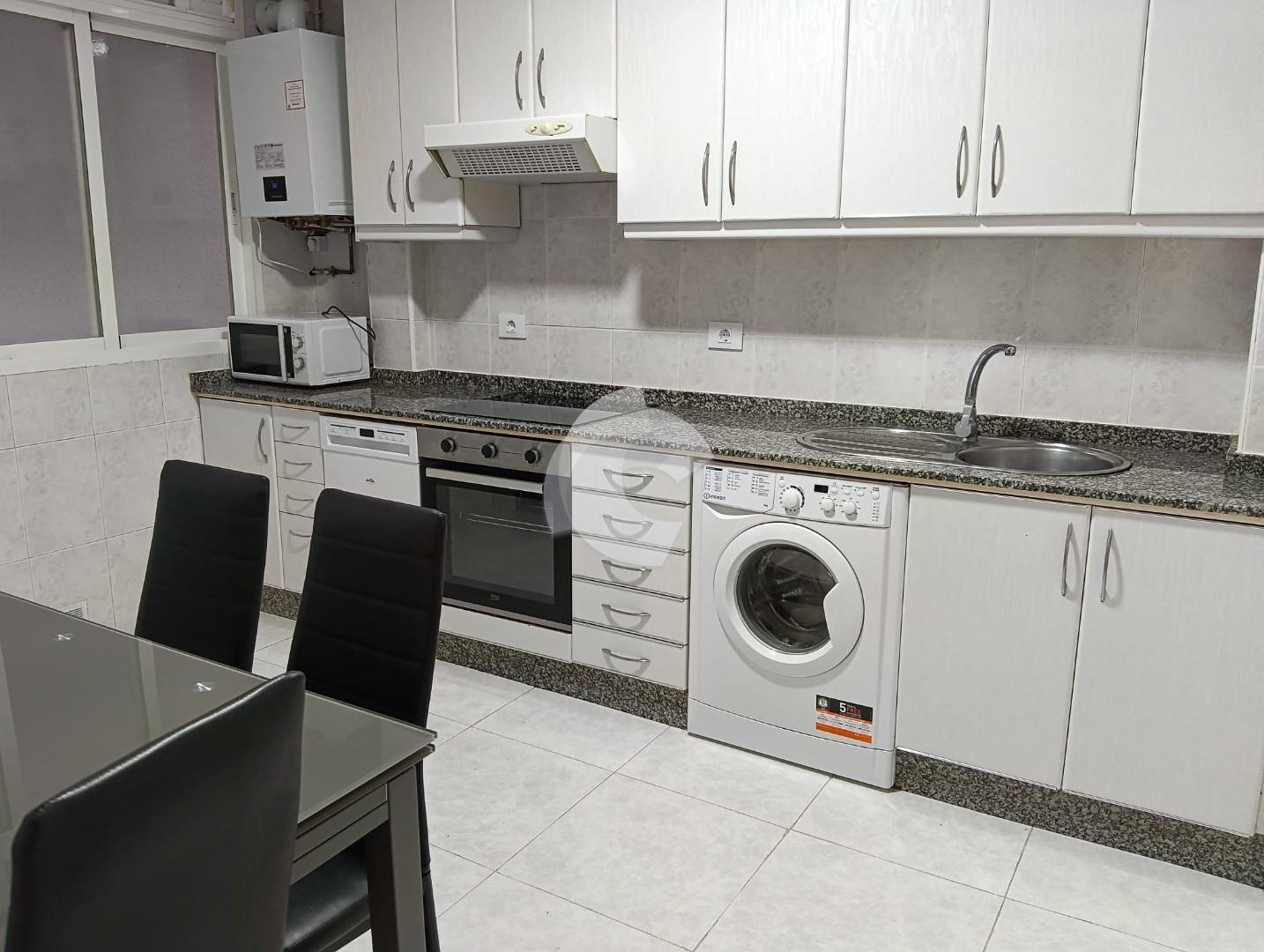 Piso de 85 m² en Ourense