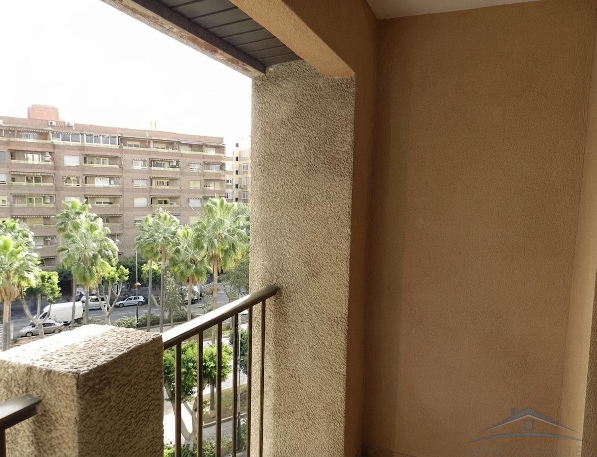 Piso de 130 m² en Almería