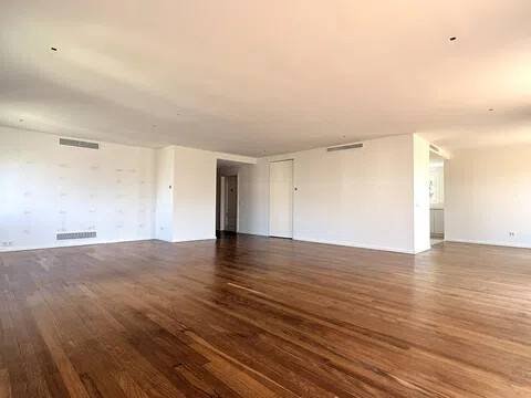 Wohnung 323 m² in Barcelona