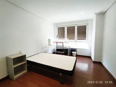 Piso de 180 m² en Oviedo