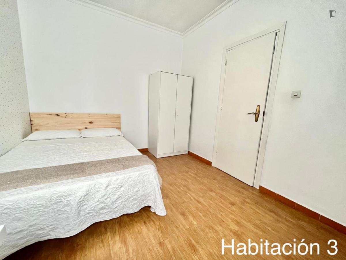 Habitació de lloguer, Santiponce