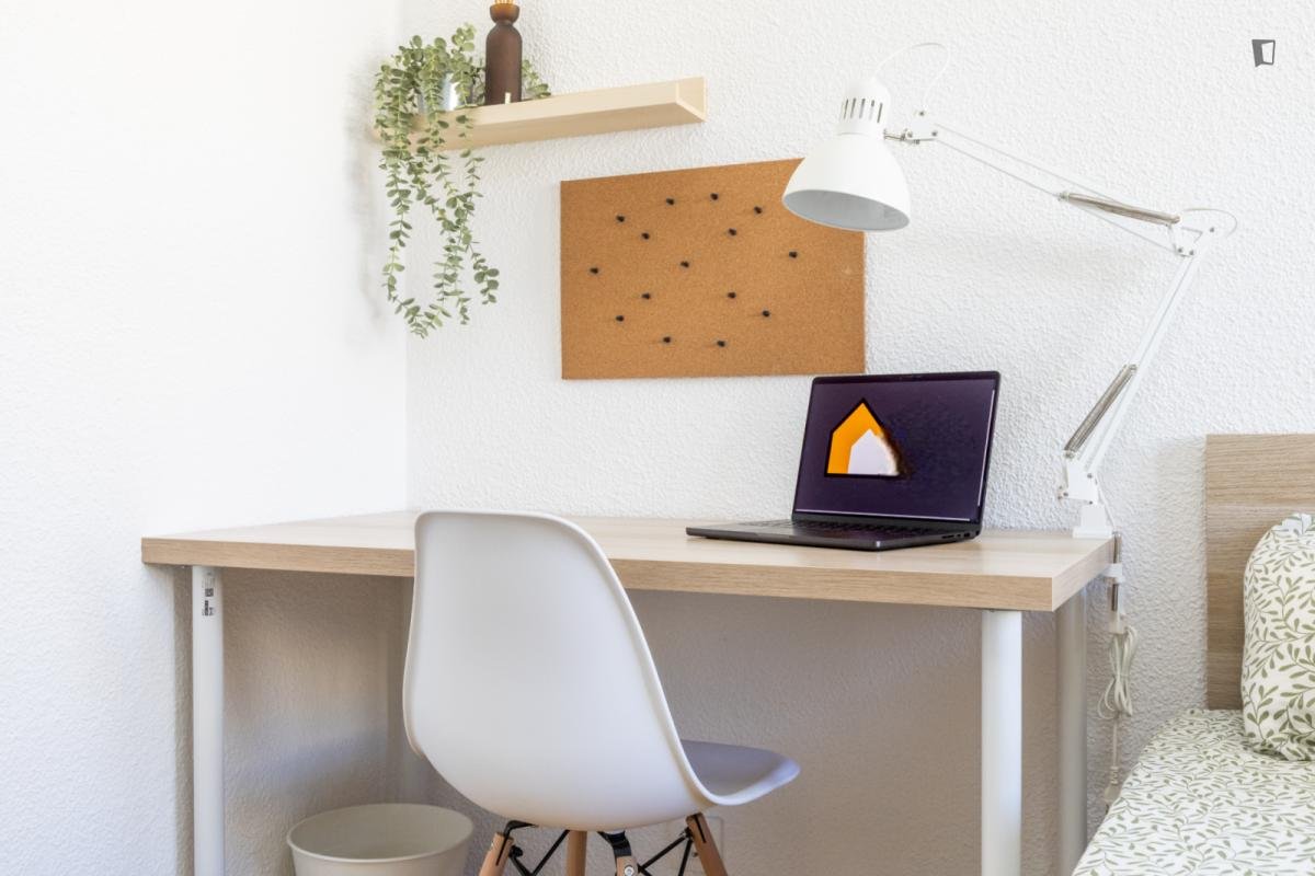 Chambre à louer, Parla