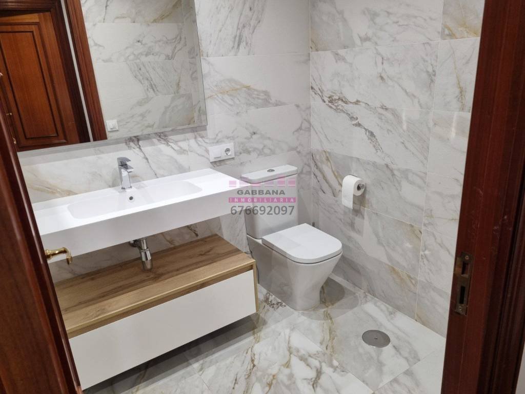 Piso de 140 m² en Vigo