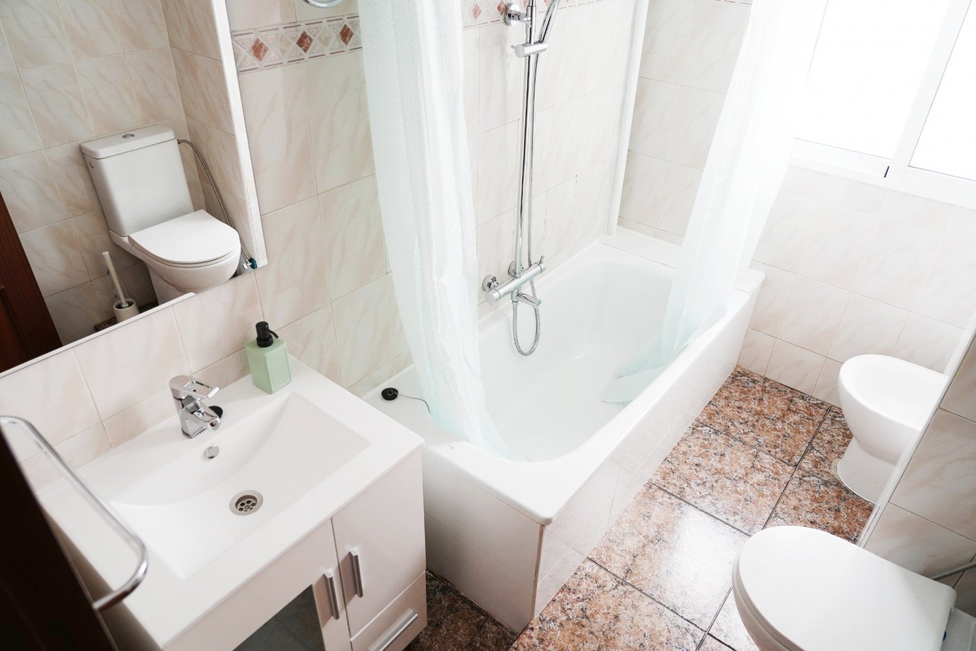 Zimmer 77 m², Valencia