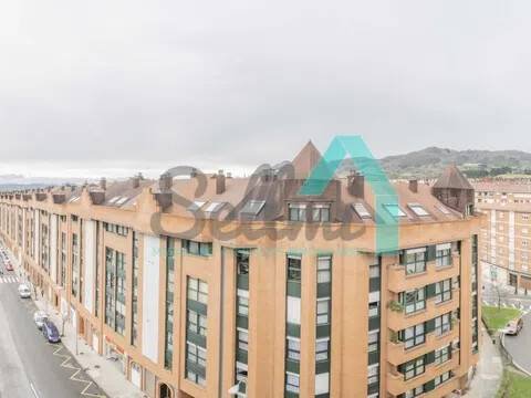 Pis de 83 m² a Oviedo