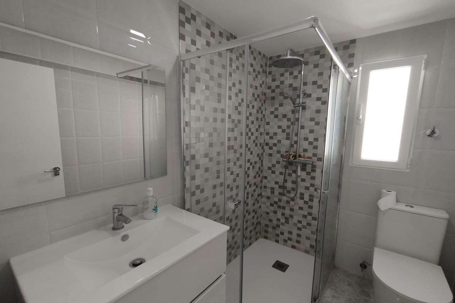 Zimmer 100 m², Valencia