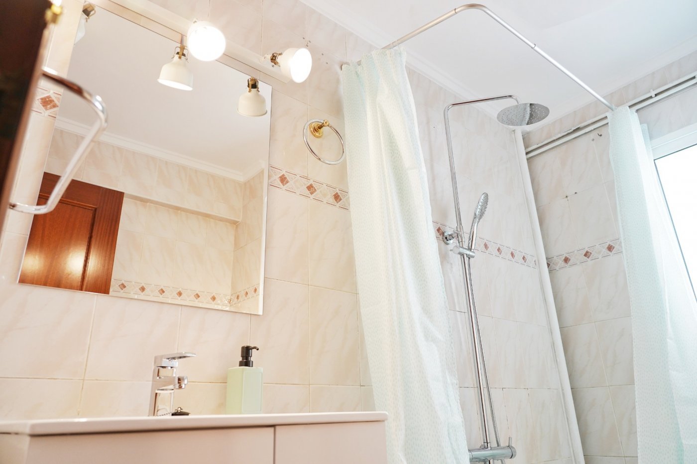 Zimmer 77 m², Valencia