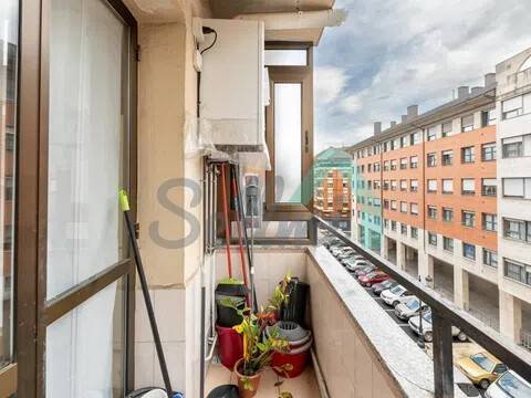 Pis de 127 m² a Oviedo
