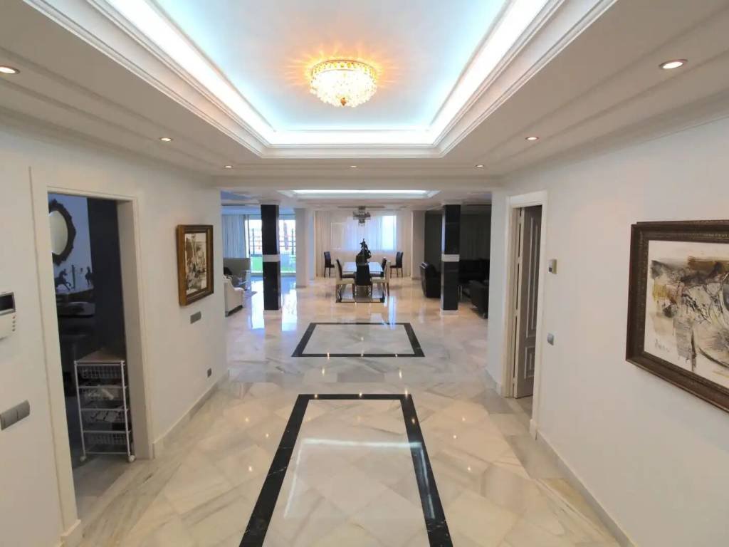 Wohnung 450 m² in Marbella