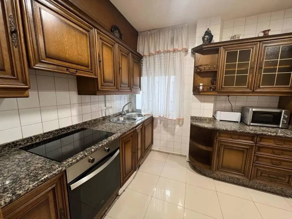 Piso de 74 m² en Ourense