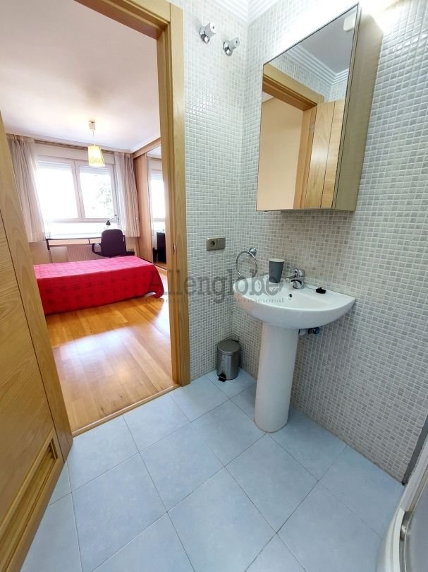 Piso de 58 m² en Oviedo