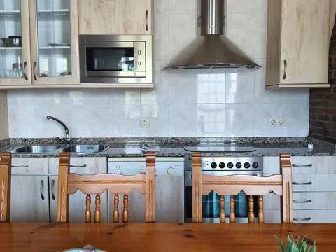 Casa de 280 m² en Oleiros