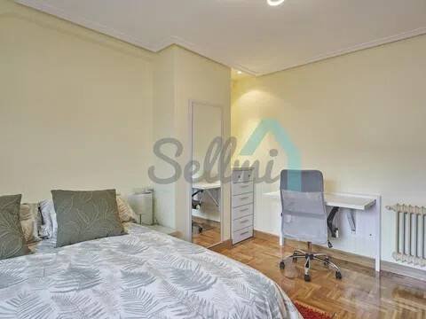 Piso de 70 m² en Oviedo