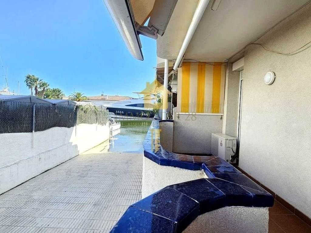 Piso de 60 m² en Roses