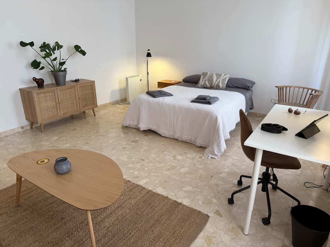 Habitació de lloguer, Maó