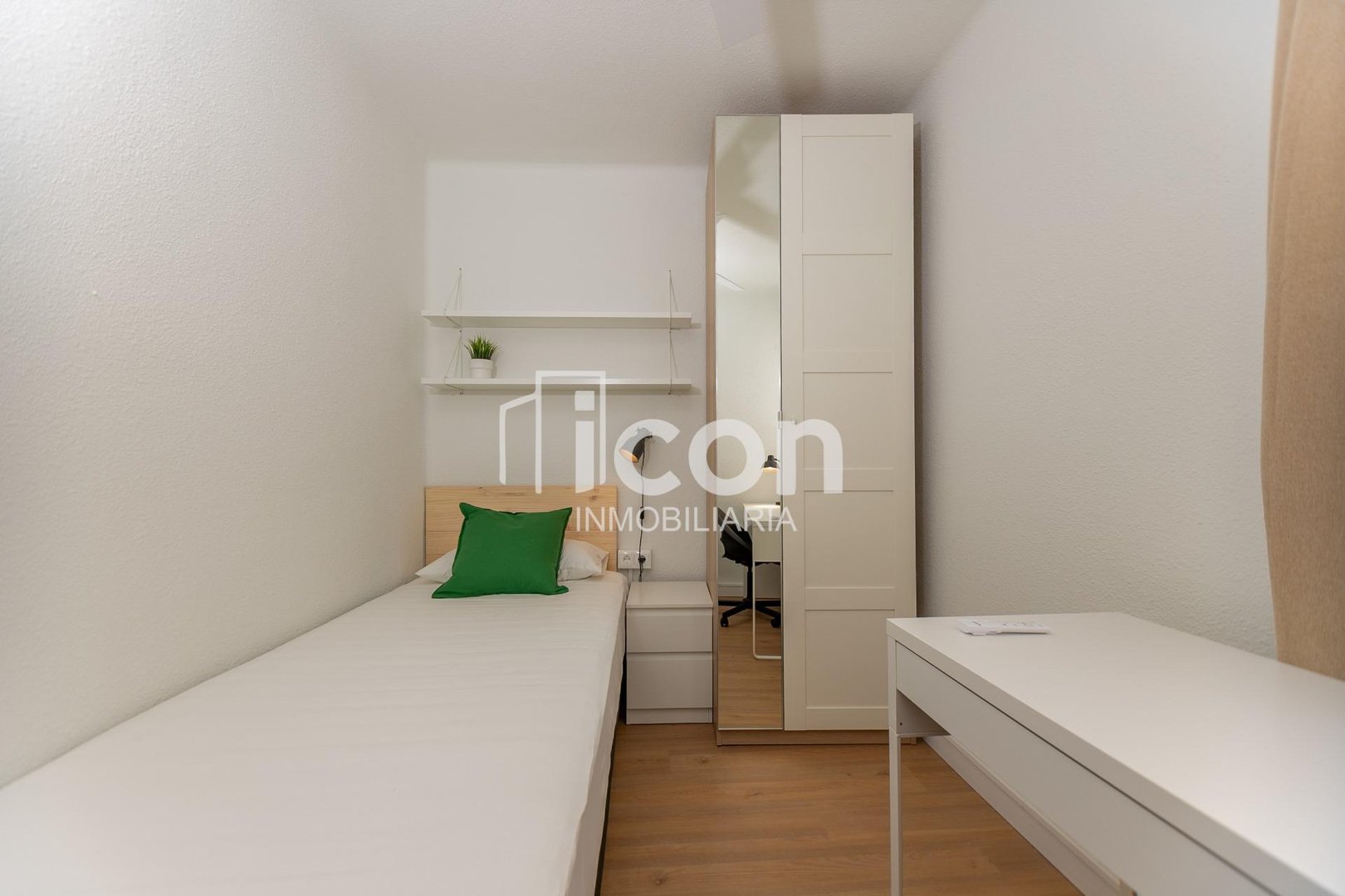 Room 103 m², València