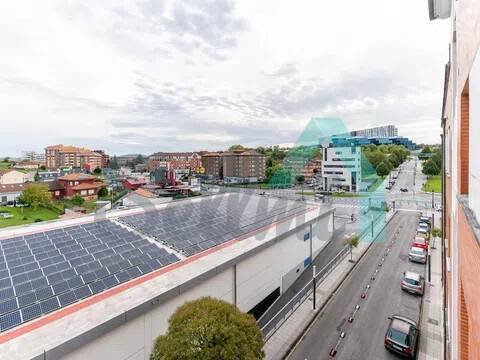 Piso de 77 m² en Oviedo