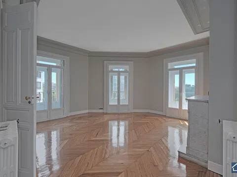 Wohnung 551 m² in Madrid