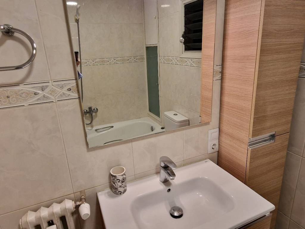 Habitación 140 m², Lérida