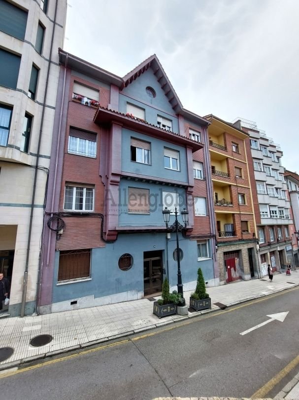 Piso de 99 m² en Oviedo