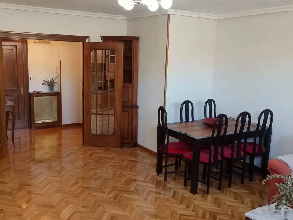 Piso de 95 m² en Oviedo