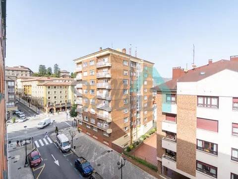 Piso de 92 m² en Oviedo