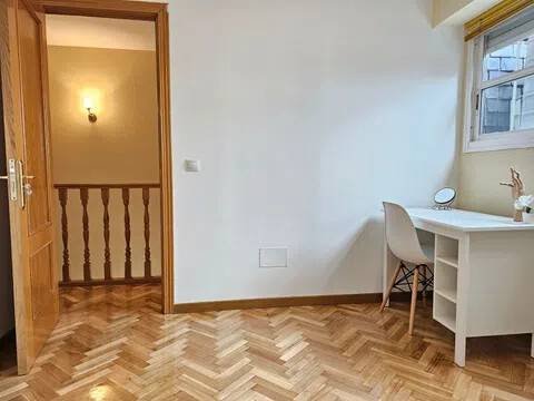 Chambre 250 m², Madrid
