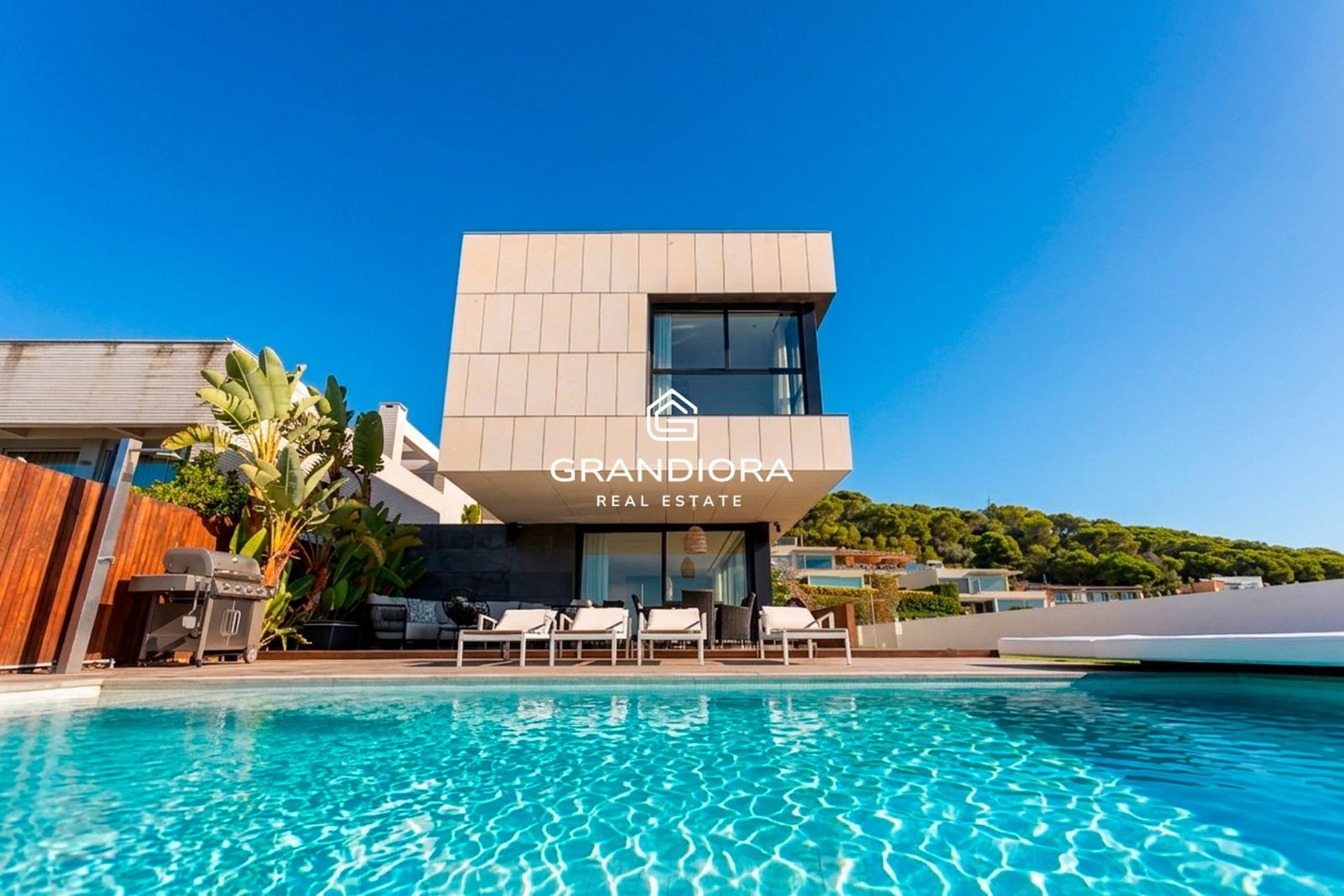 Casa de 450 m² en Población de Arroyo