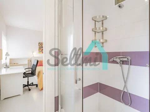 Piso de 93 m² en Oviedo