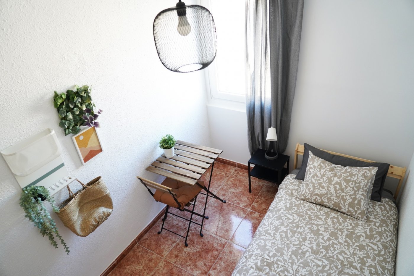 Zimmer 89 m², Valencia