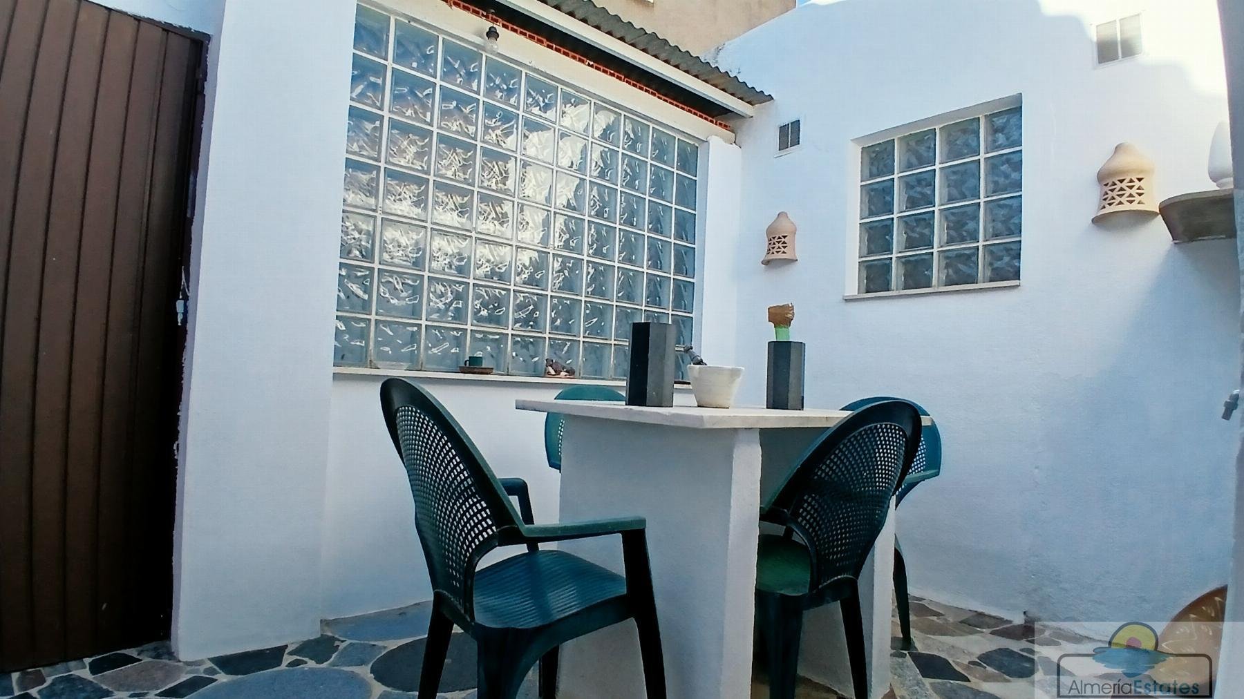 Casa de 100 m² en Cantoria