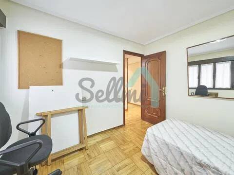 Pis de 82 m² a Oviedo