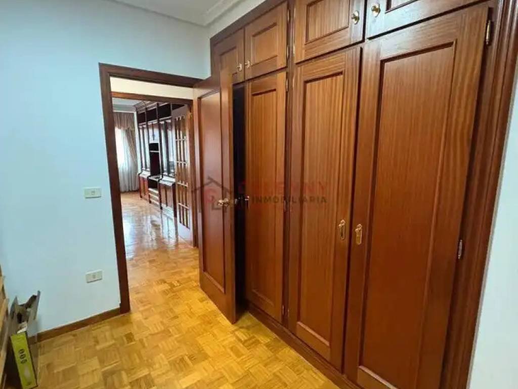 Piso de 90 m² en Ourense