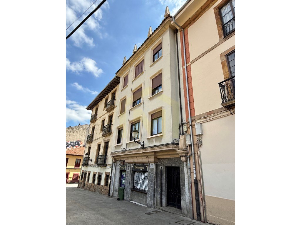 Piso de 80 m² en Oviedo