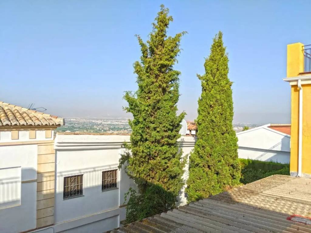 Flat 185 m² in Huétor Vega