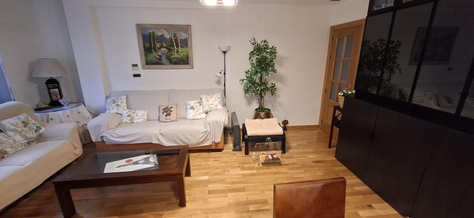 Piso de 90 m² en Granada