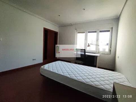 Piso de 180 m² en Oviedo