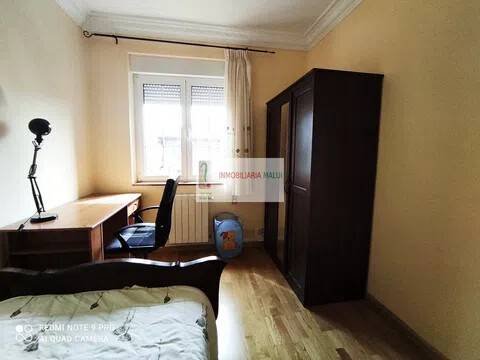 Piso de 90 m² en Oviedo