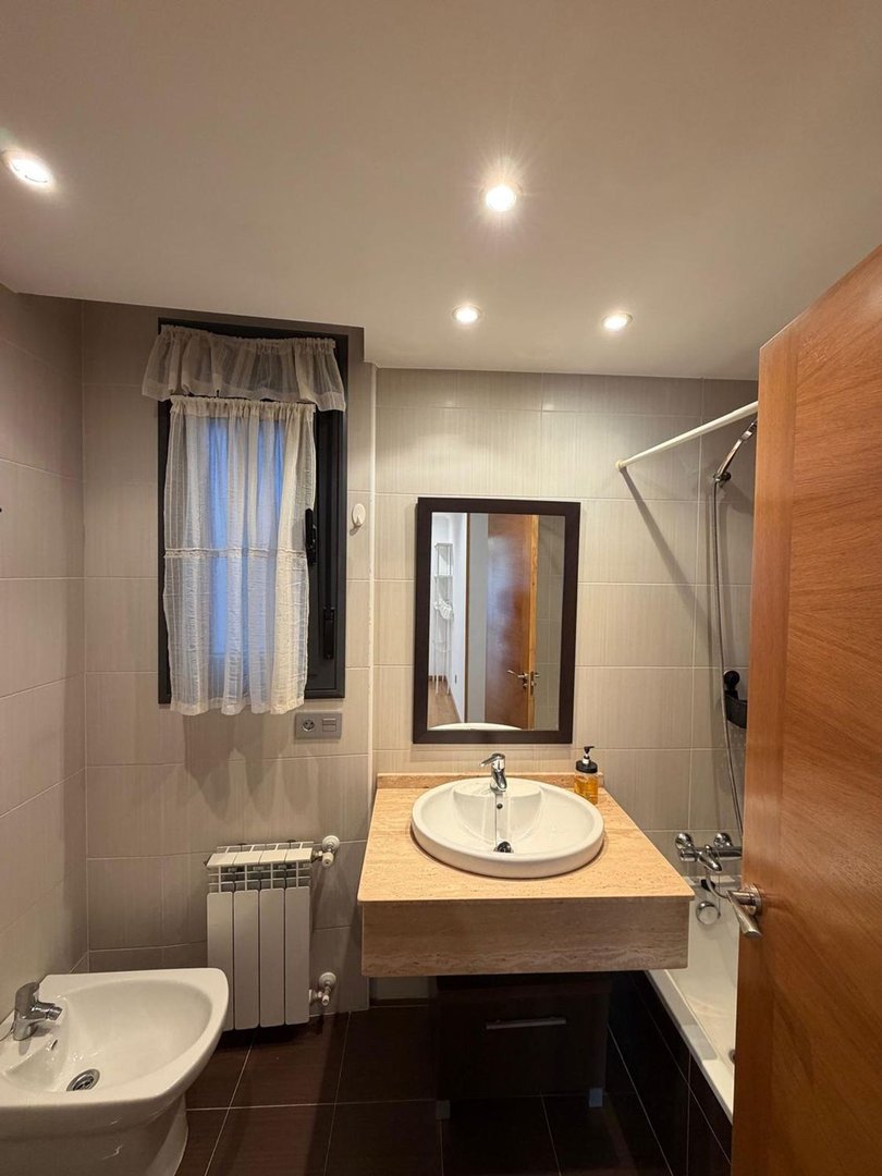 Flat 86 m² in Oviedo