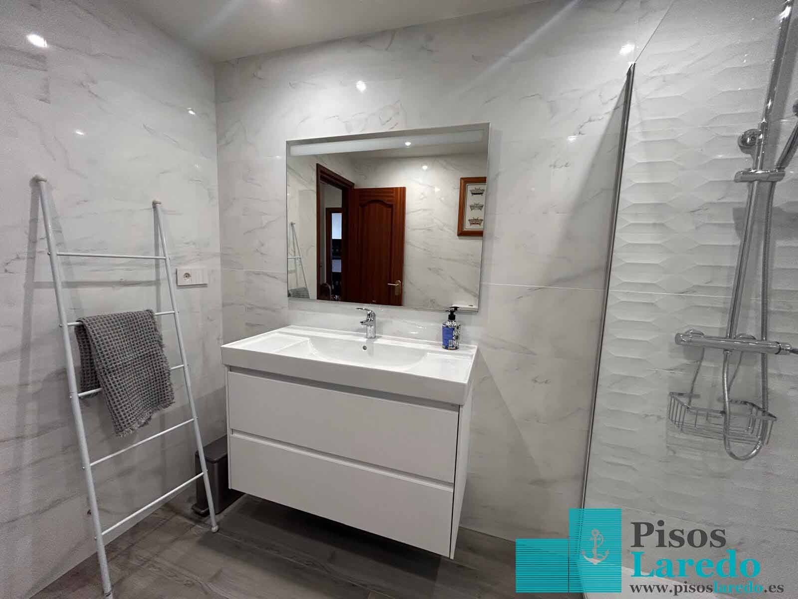 Piso de 190 m² en Laredo