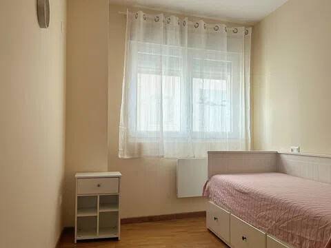 Piso de 65 m² en Ares