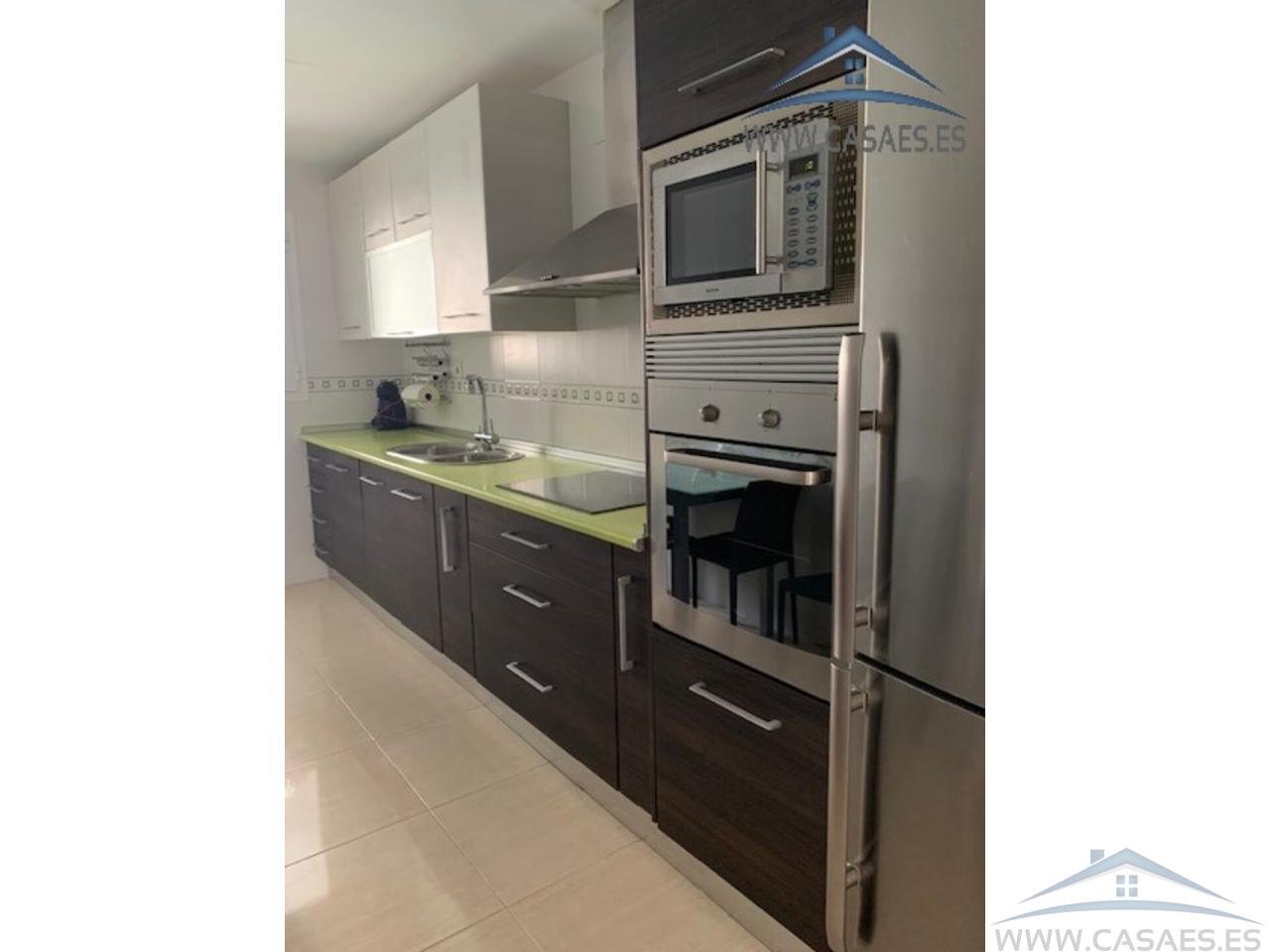 Piso de 80 m² en Roquetas de Mar