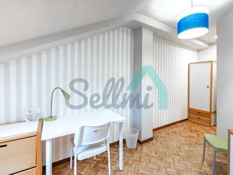 Piso de 140 m² en Oviedo