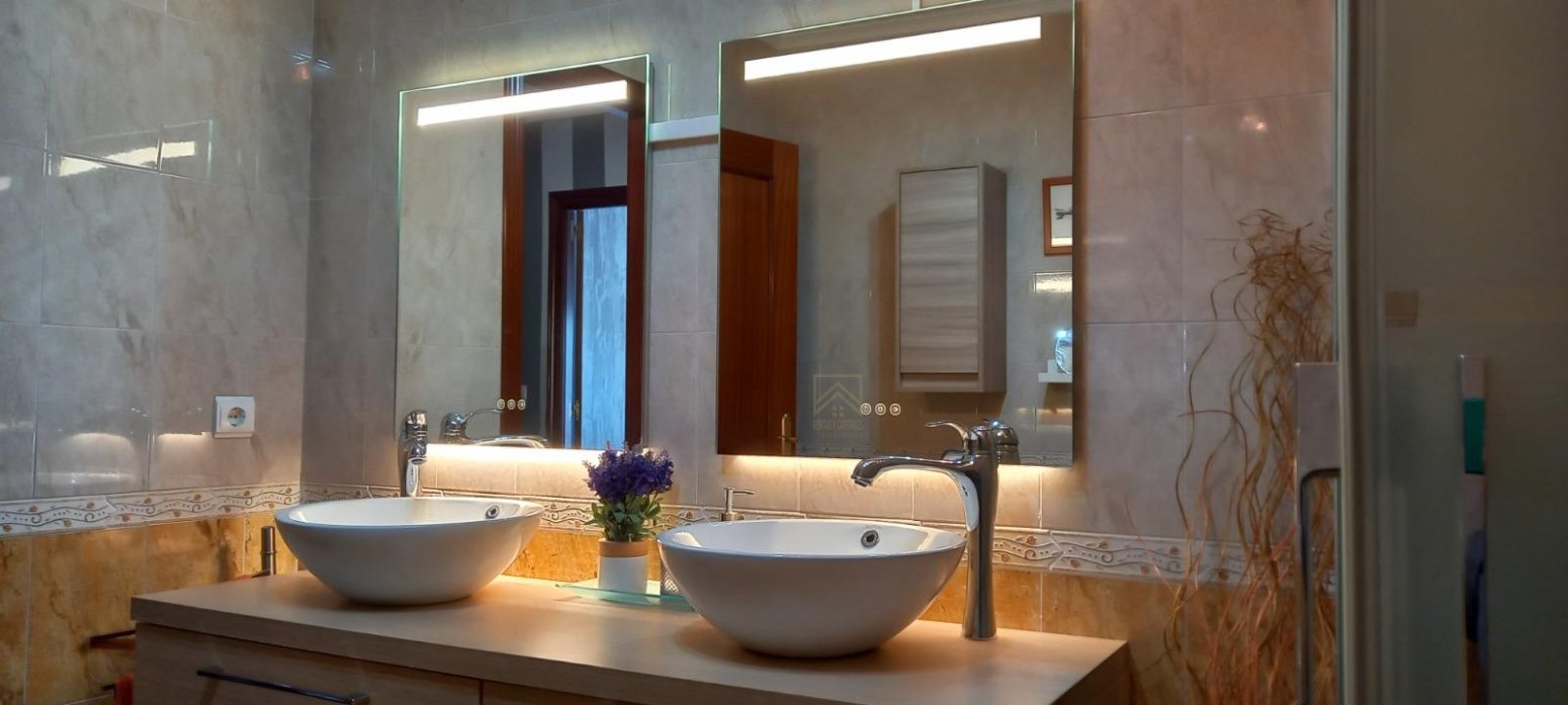 Casa de 250 m² en Reocín