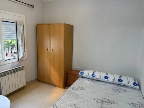 Habitación 140 m², Lérida