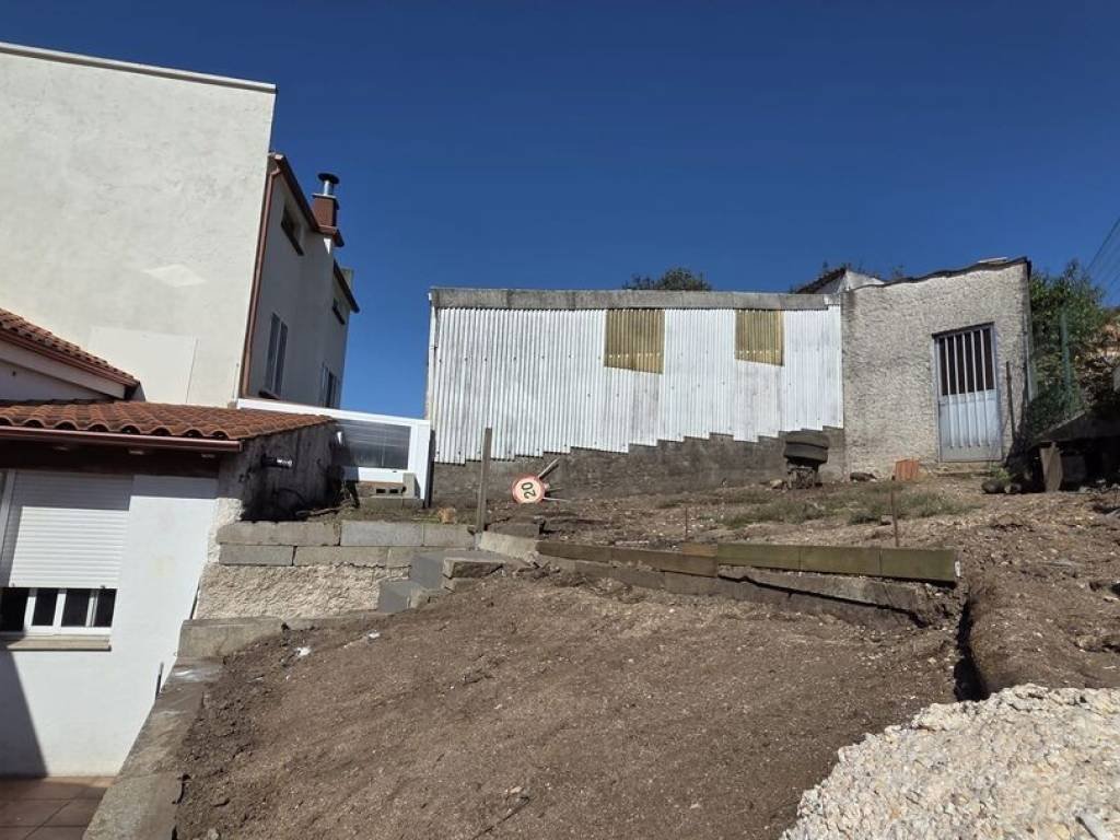 Casa de 180 m² en Teo