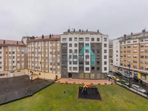 Piso de 84 m² en Oviedo