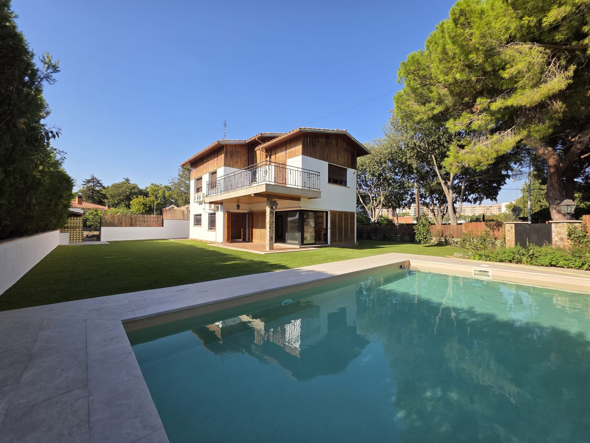 Haus 618 m² in Cerdanyola del Vallès