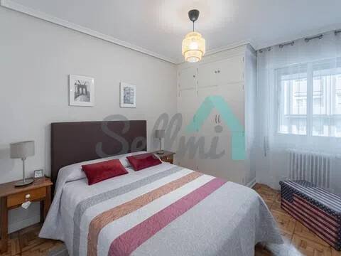 Piso de 49 m² en Oviedo